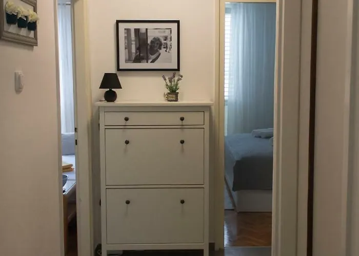 アパート Sofija ザダル